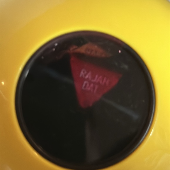 Local pidgin Magic 8 Ball - Picture 2 of 3